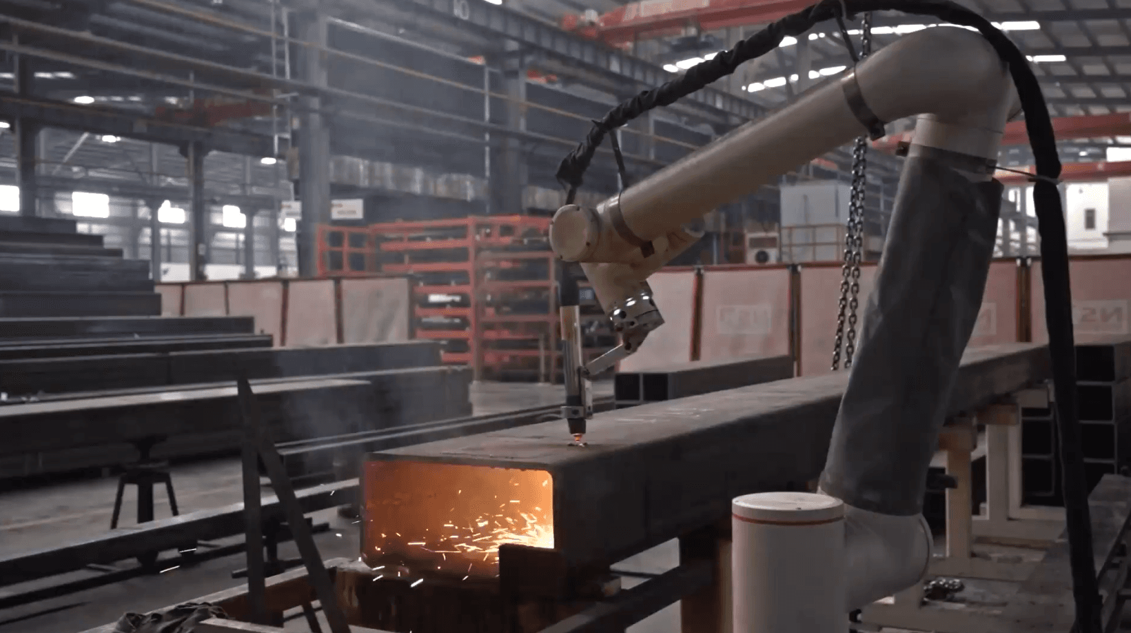 Plasma cutting with Fairino FR 10 robot