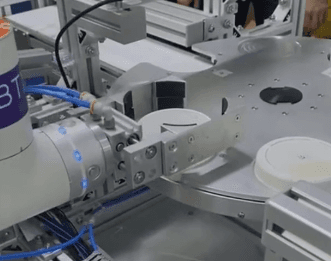 Cleaning of Plastic Containers with Fairino FR3