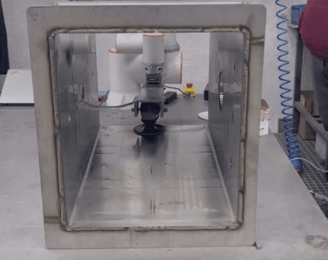 Granding & Polishing Airplane Parts from Bombardier with Fairino FR10