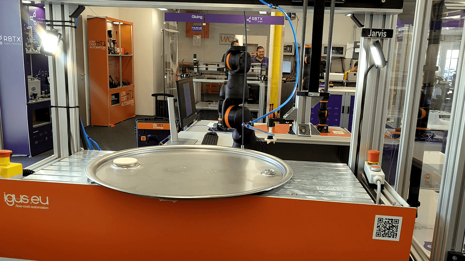 Pick and place test application with line gantry