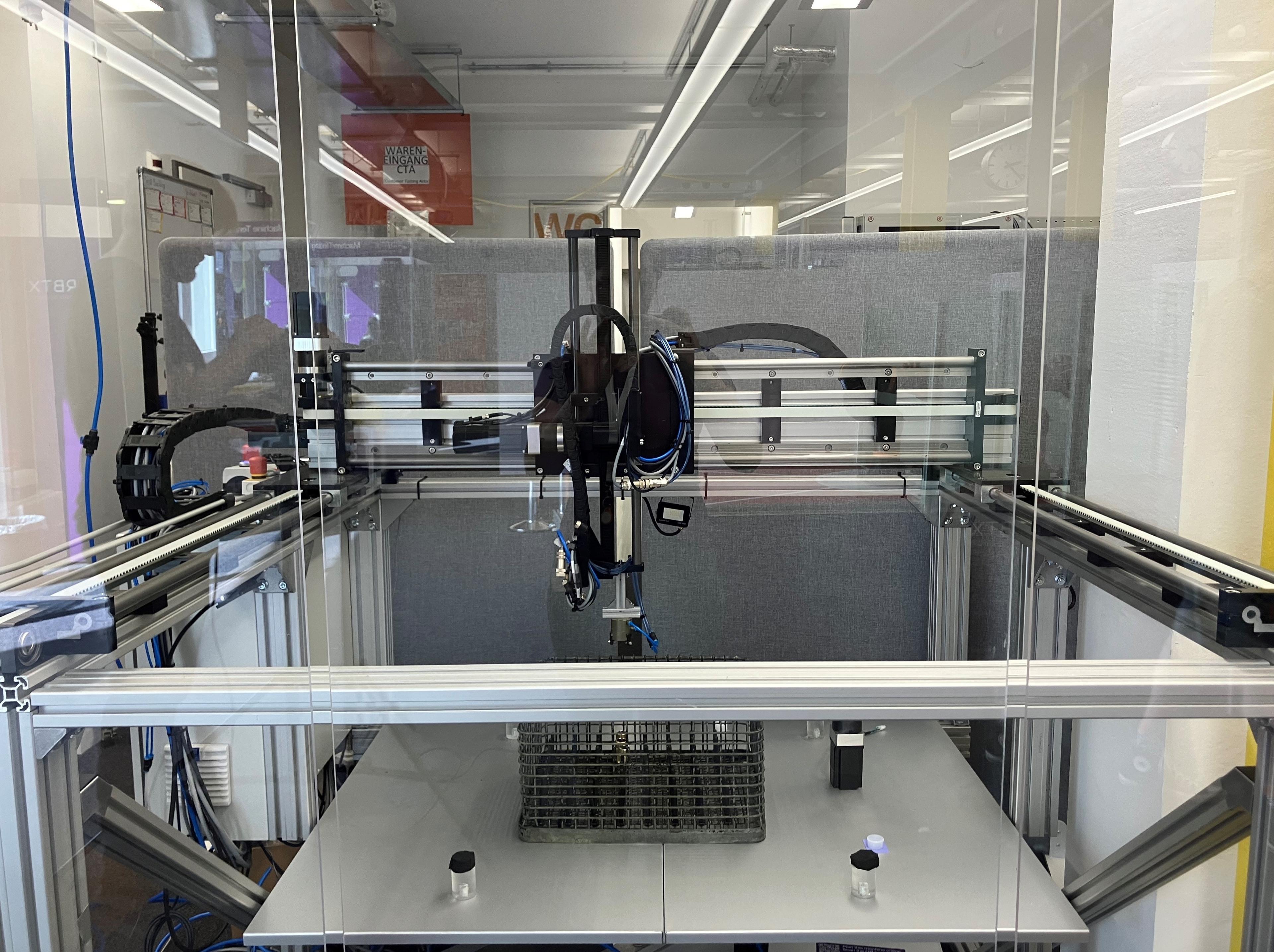 Automated material handling with igus room gantry